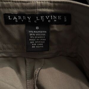 Size 8 Larry Levine Khaki Stretch Capris